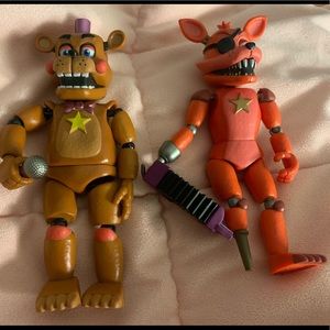 Set of two foxy and Freddy action figures